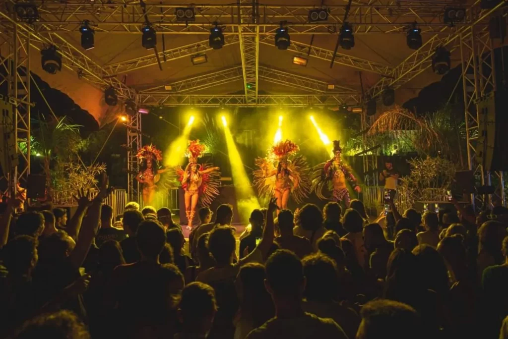 Aquarella Du Monde Spectacle Evenementiel Marseille Img 2 4